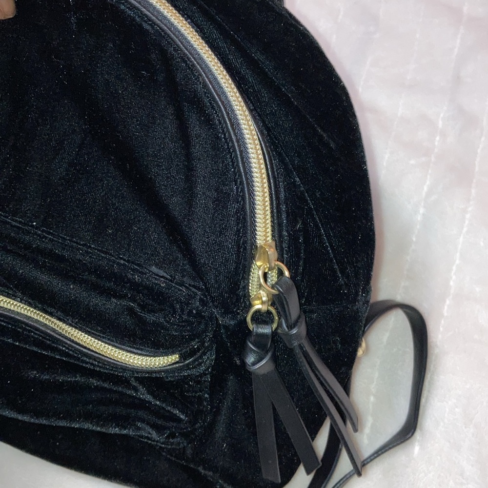 Mini velvet like backpack - Picture 3 of 4